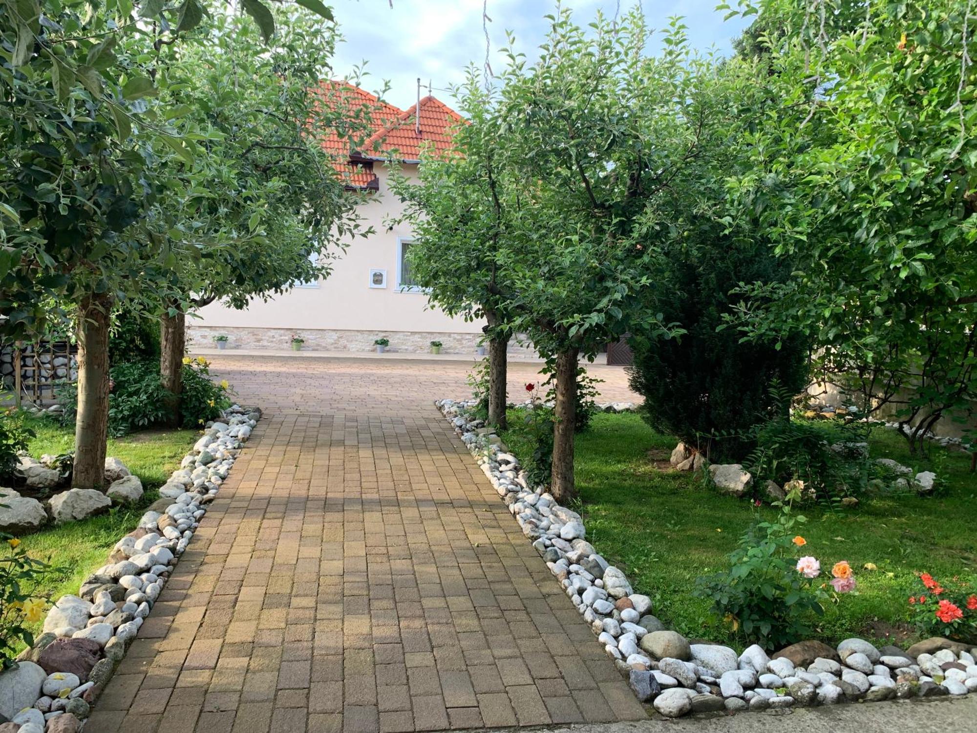 Villa Casa Lui Mosu Alba Iulia Exterior foto